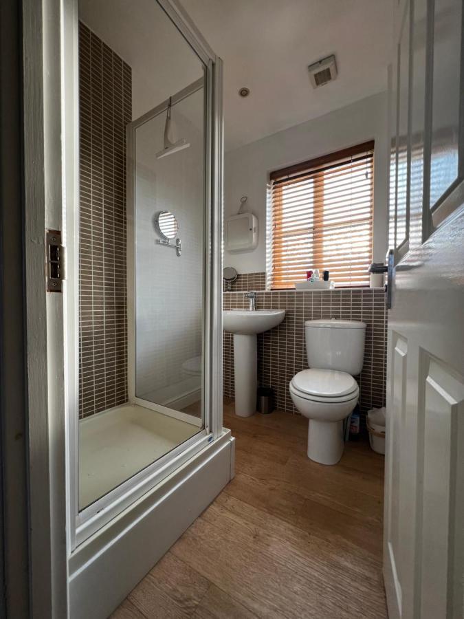 مبيت وإفطار شيشستر Flavian House المظهر الخارجي الصورة